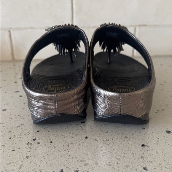 FitFlop Metallic Pewter Beaded Fringe Wedge Thong Comfort Sandals Women’s Size 7 - Picture 10 of 12